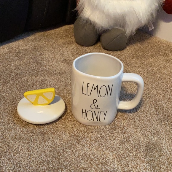 Rae Dunn lemon and honey with wedge topper . NWT - Picture 2 of 3